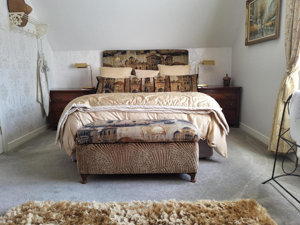 Divine Cottage Баликасъл Екстериор снимка