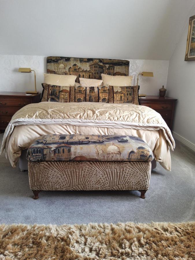 Divine Cottage Баликасъл Екстериор снимка